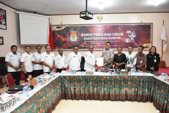 BUPATI BIAK : PSU DI BIAK DAPAT BERJALAN SESUAI TAHAPAN YANG ADA