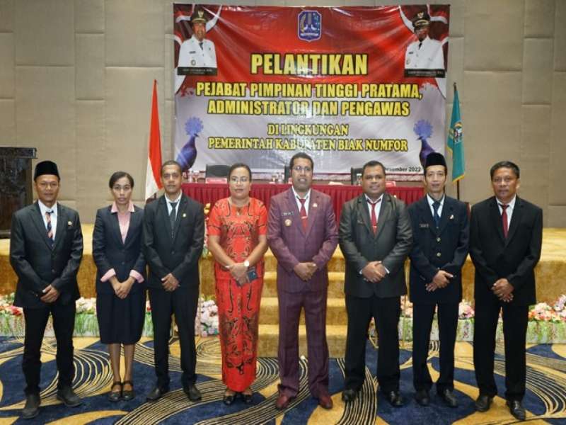 Pelantikan Pejabat Eselon II, III dan IV di Lingkup Bappeda Biak Numfor
